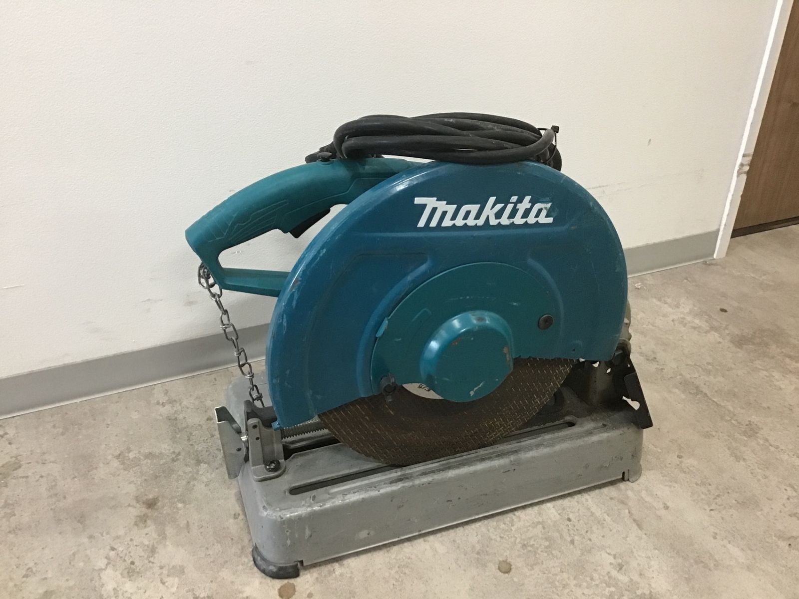 【中古品】☆マキタ(makita) 355mm切断機 LW1401◇アクトツール富山店◇E
