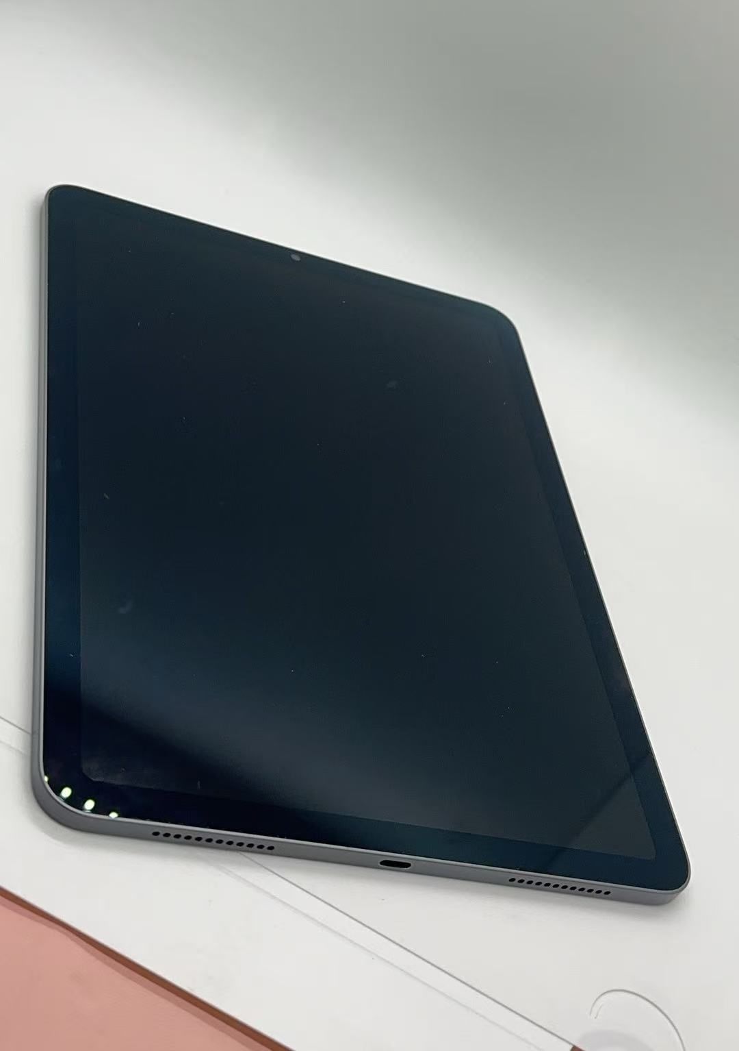 超美品 iPad Air M1第5世代 バッテリー83% iPad Air 第5世代 256GB スペースグレイ Wi-Fiモデル バッテリー83% ++