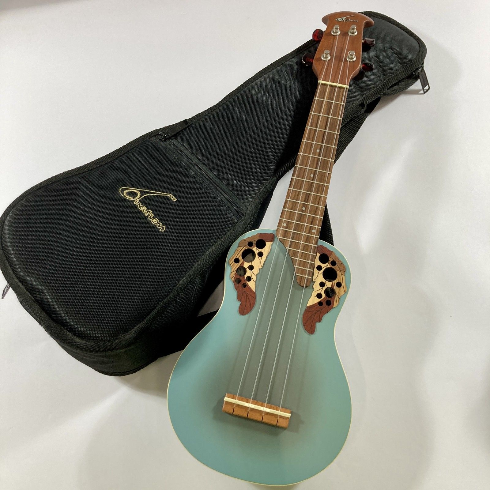 ★ Applause by Ovation アプローズ ウクレレ 1607771 弦楽器 全長約55㎝ ソフトケース付属 ホビー 楽器 動作品 現状品