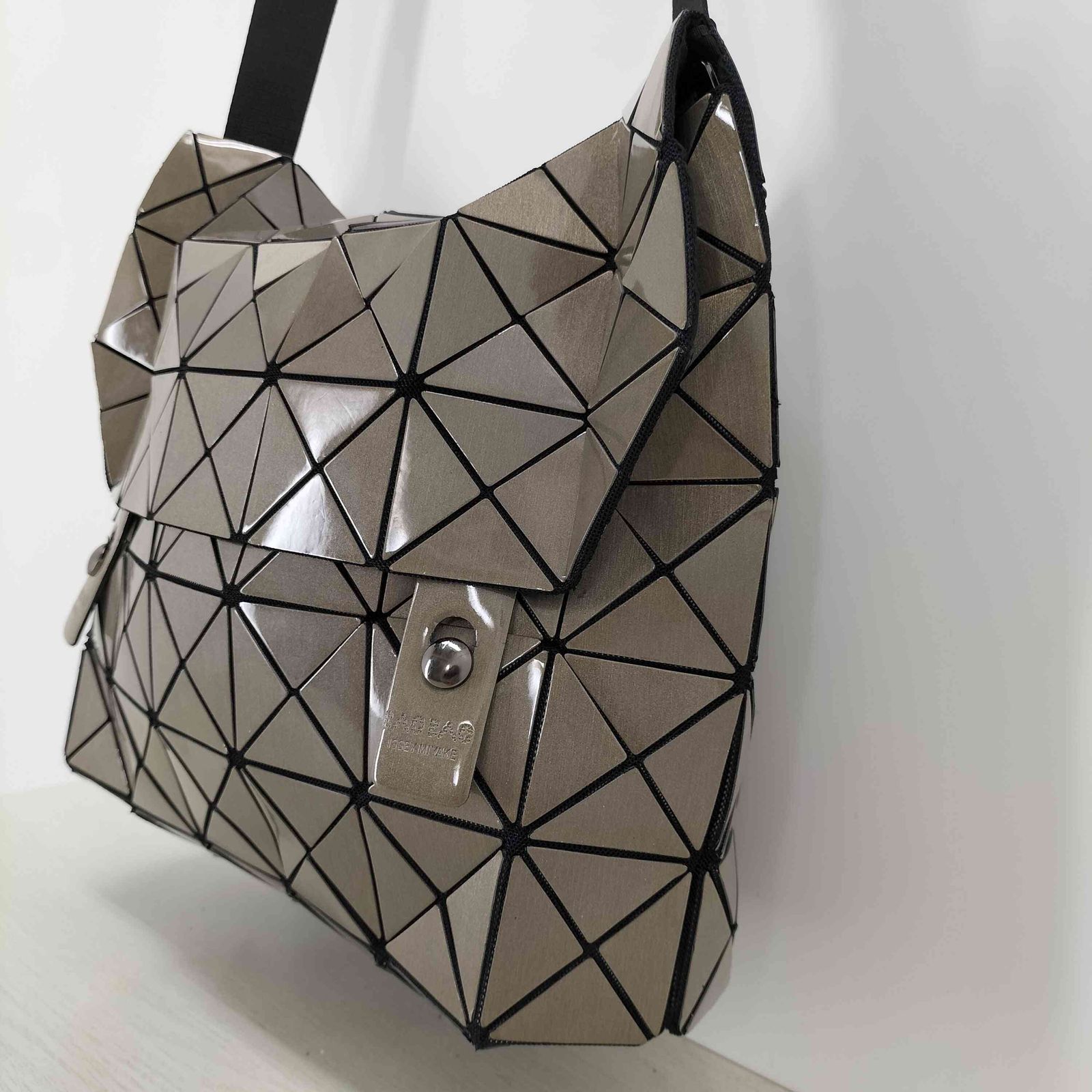 バオバオイッセイミヤケ BAO BAO ISSEY MIYAKE メッセンジャーバッグ