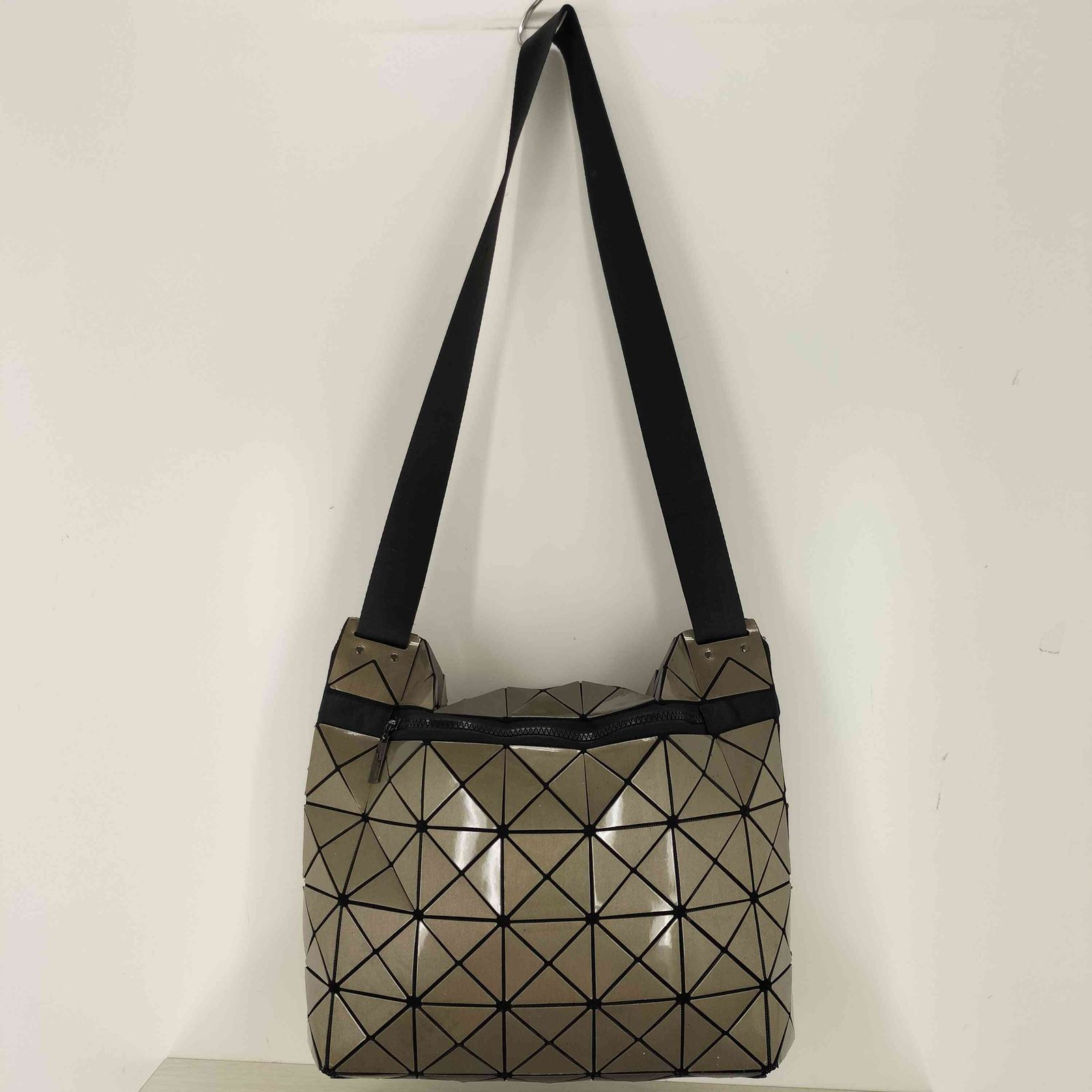 バオバオイッセイミヤケ BAO BAO ISSEY MIYAKE メッセンジャーバッグ