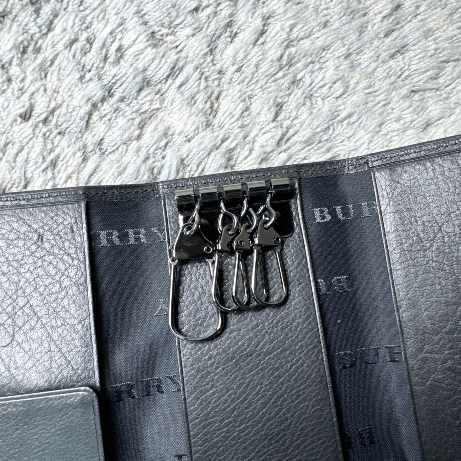 極美品】BURBERRY バーバリー キーケース レザー ブラック - メルカリ