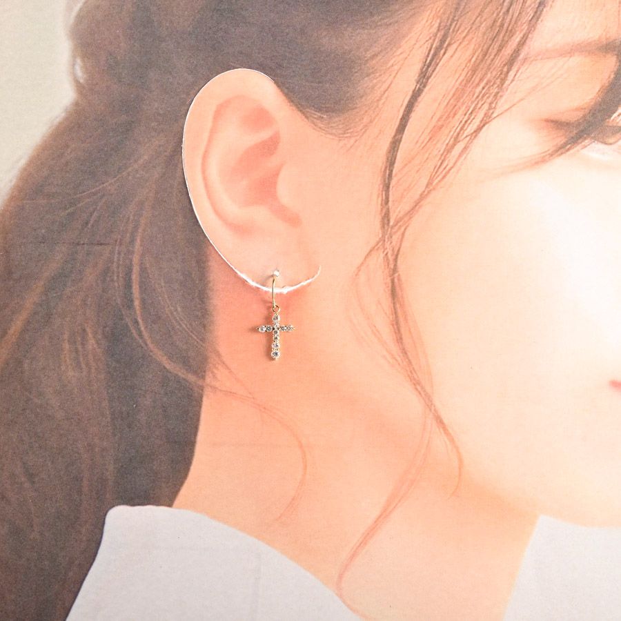 no-brand ノンブランドジュエリー ピアス クロス - メルカリ