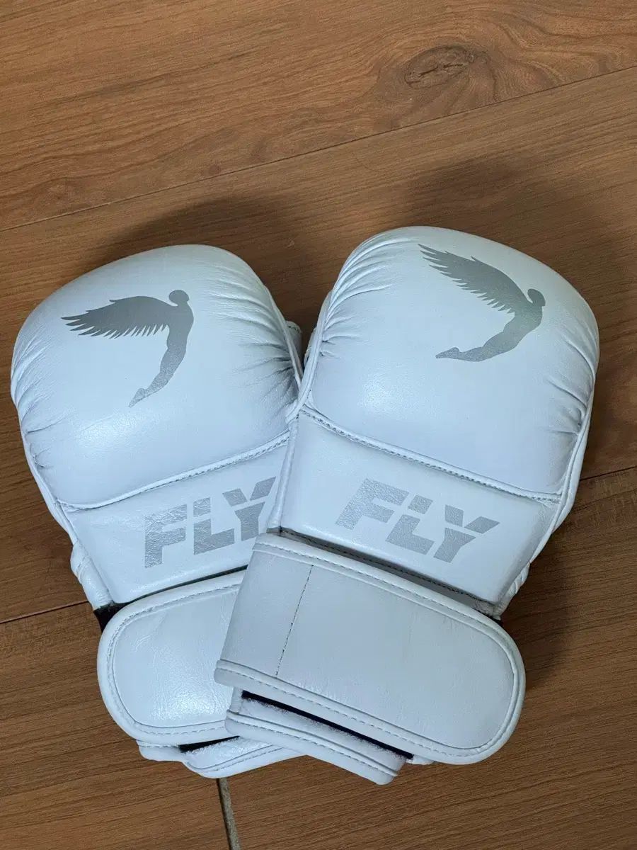 新品) フライ MMA グローブ パンチンググローブ M