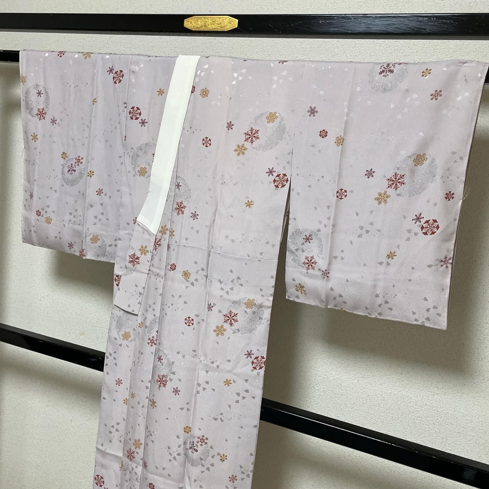 長襦袢 雪輪に雪の結晶 桜の花びら 着物 正絹 X-4665