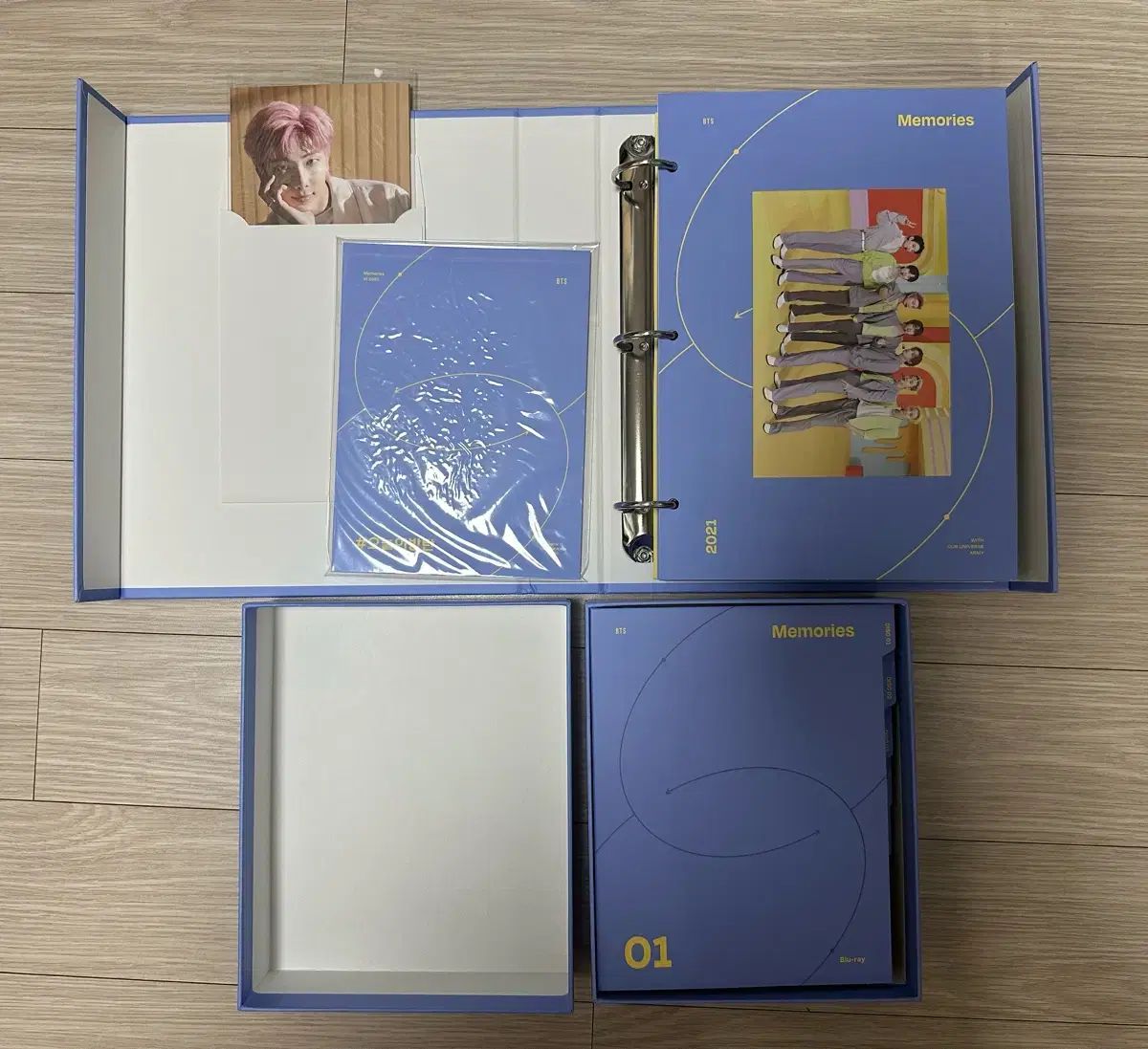 BTS 21 メモリーズ DVD+ブルーレイ まとめ (トレカなし) - メルカリ