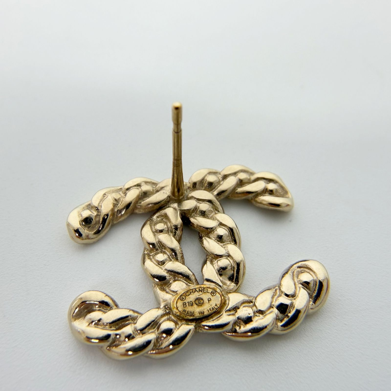 中古】CHANEL シャネル ココマーク 片耳ピアス メッキ ゴールド B19P