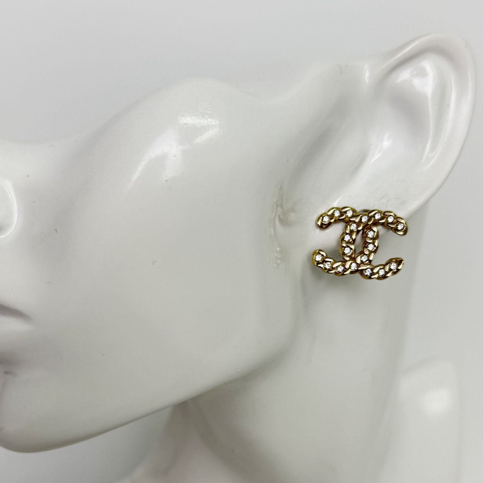 中古】CHANEL シャネル ココマーク 片耳ピアス メッキ ゴールド B19P