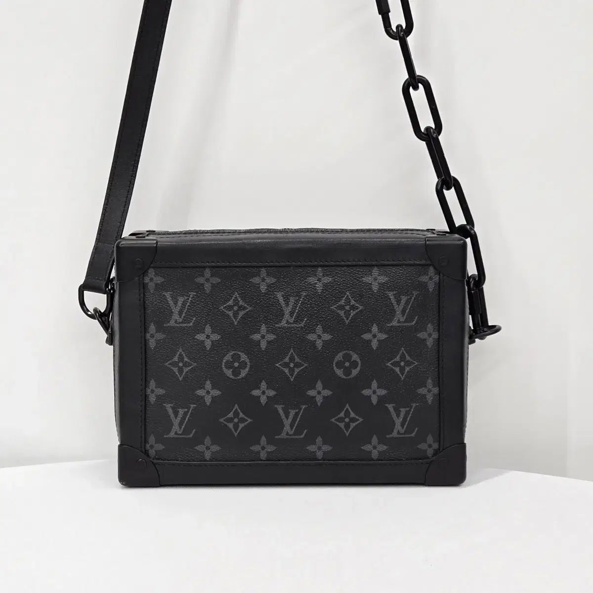 OS ルイヴィトン LV エクリプス トランク メッセンジャーバッグ 197,806円