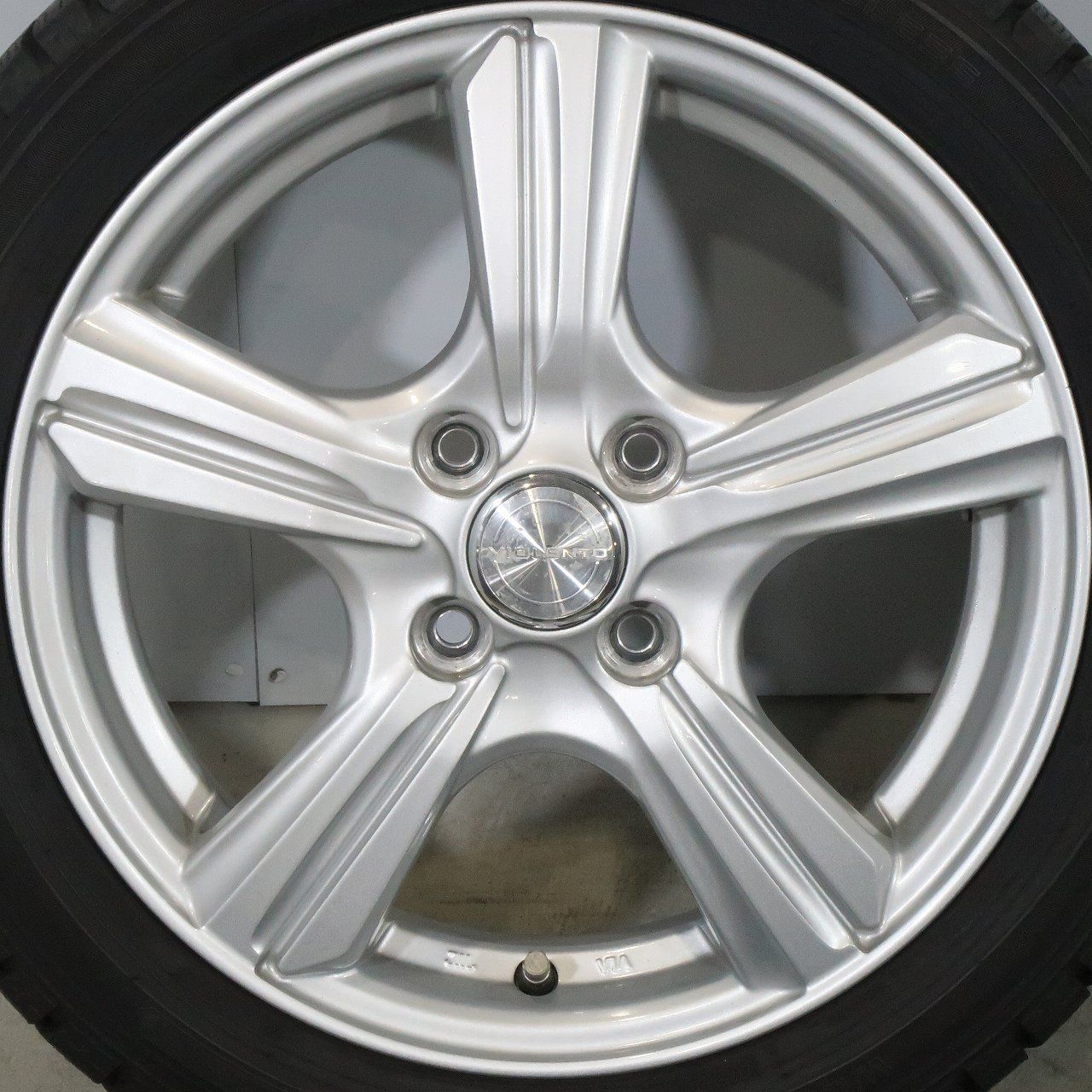 軽自動車に 4本 社外 15インチ スタッドレス DUNLOP ウィンター 