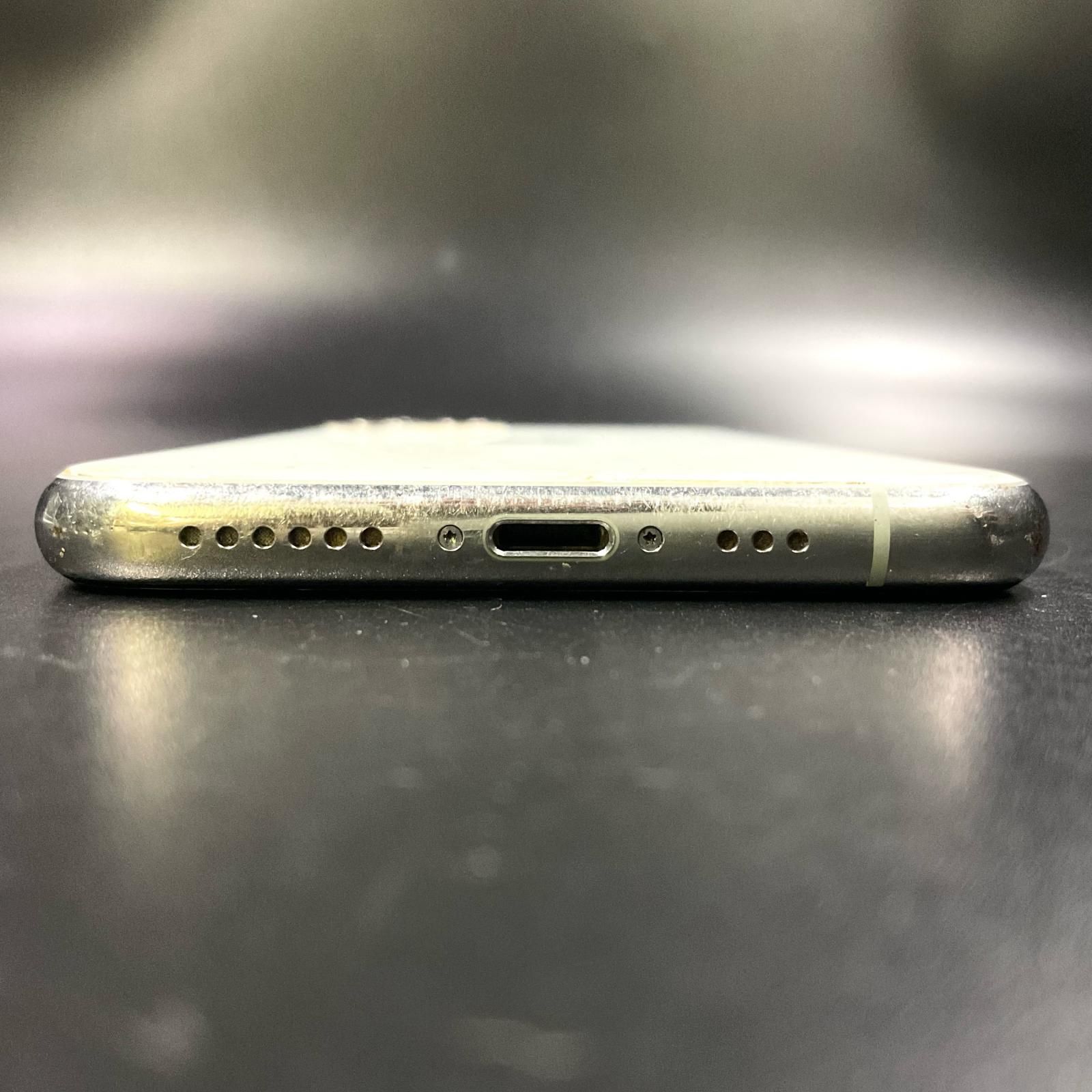 iPhone 11 Pro 64GB シルバー Softbank【難有】 - メルカリ