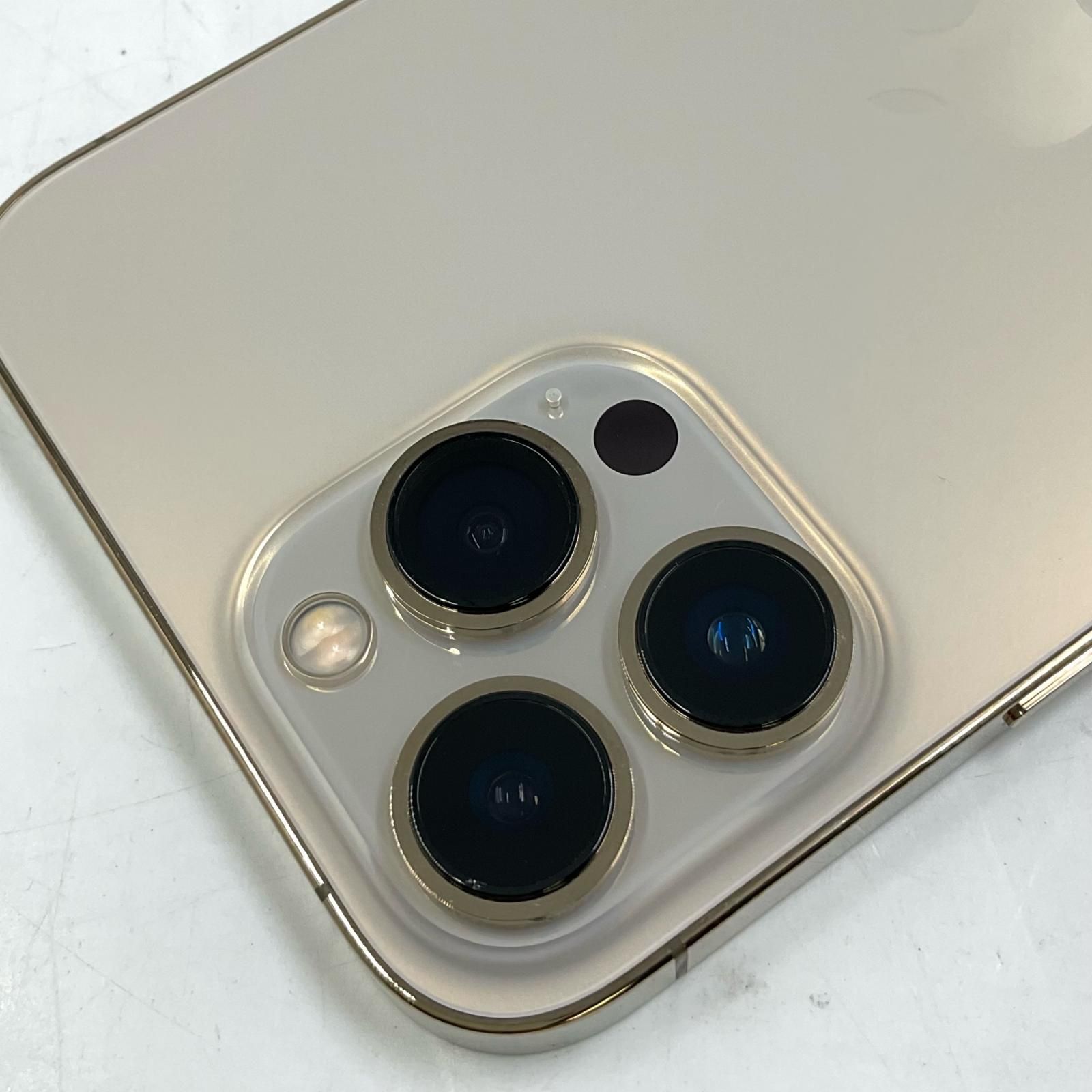 iPhone 13 Pro Max 128GB ゴールド docomo - メルカリ