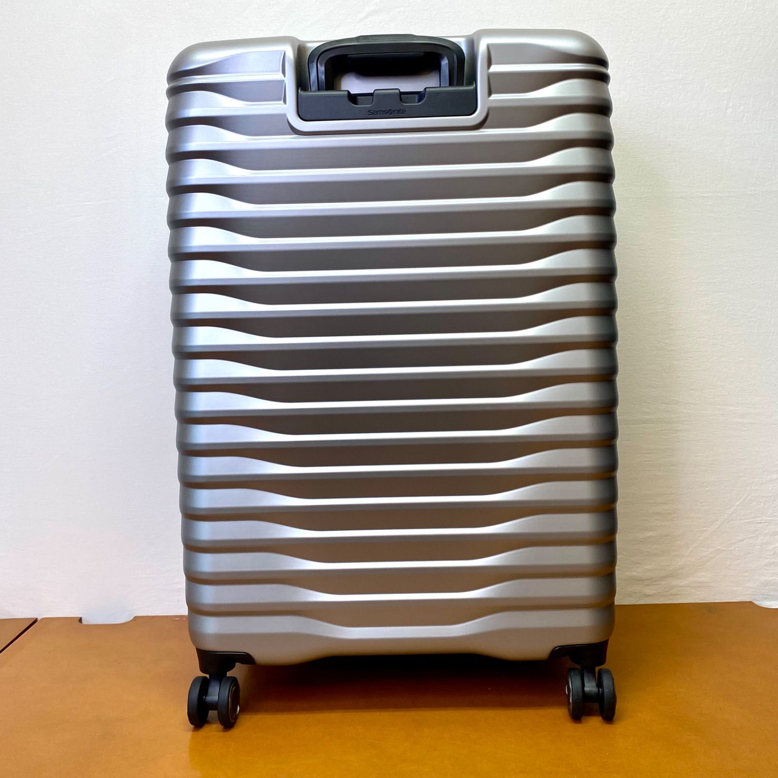サムソナイト エレメントスーツケース 27インチ シルバー Samsonite