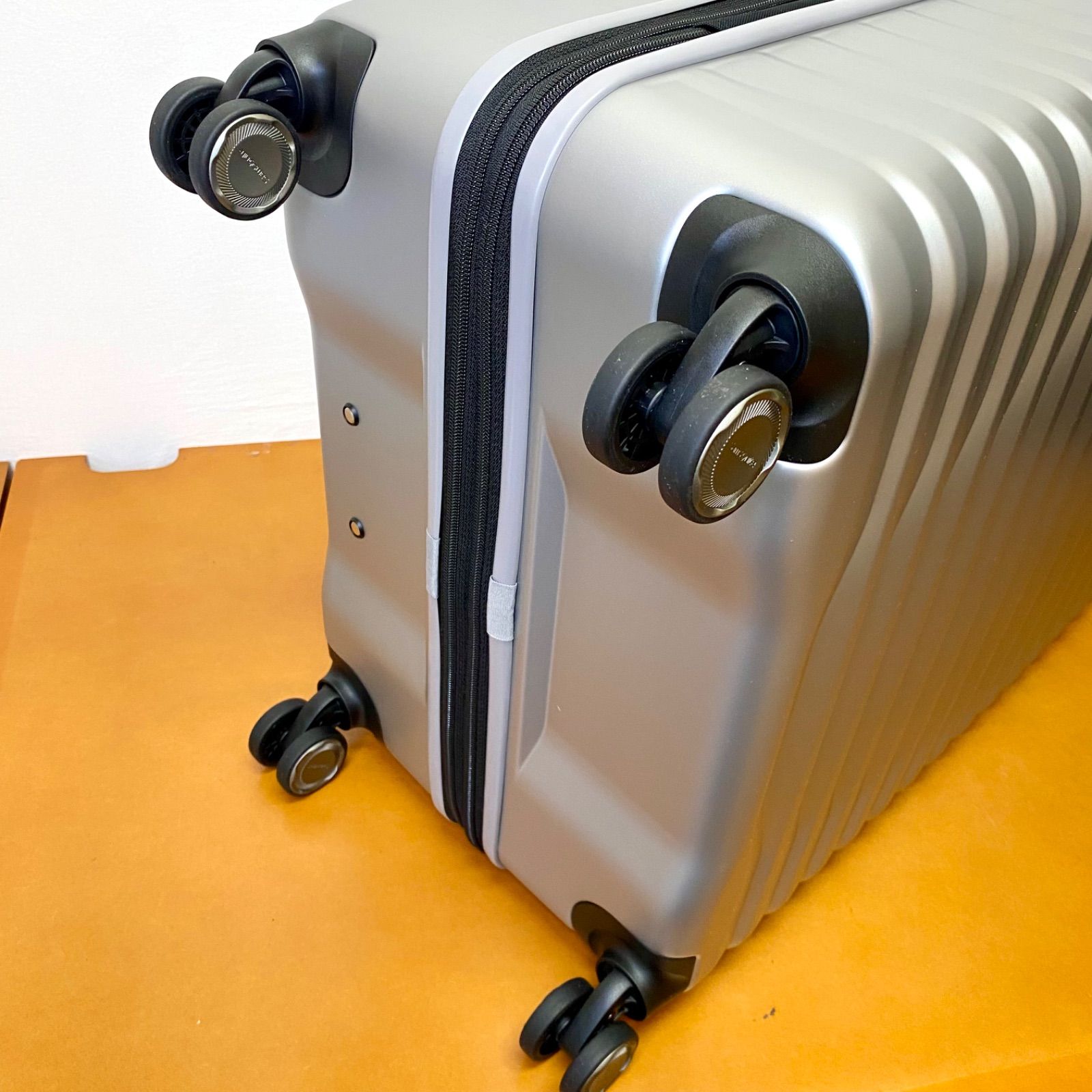サムソナイト エレメントスーツケース 27インチ シルバー Samsonite
