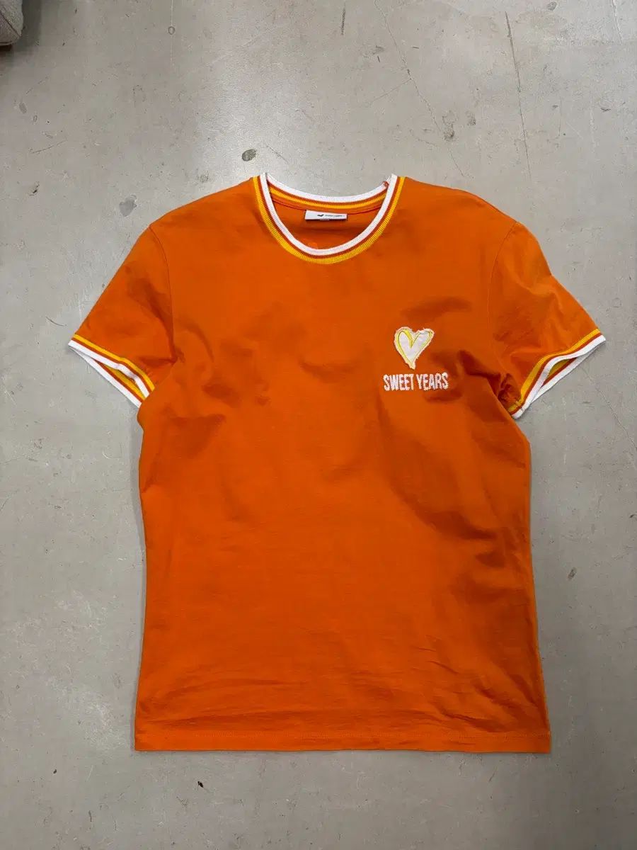 スイート イヤーズ ゲルラテリア Tシャツ M Orange 7,217円