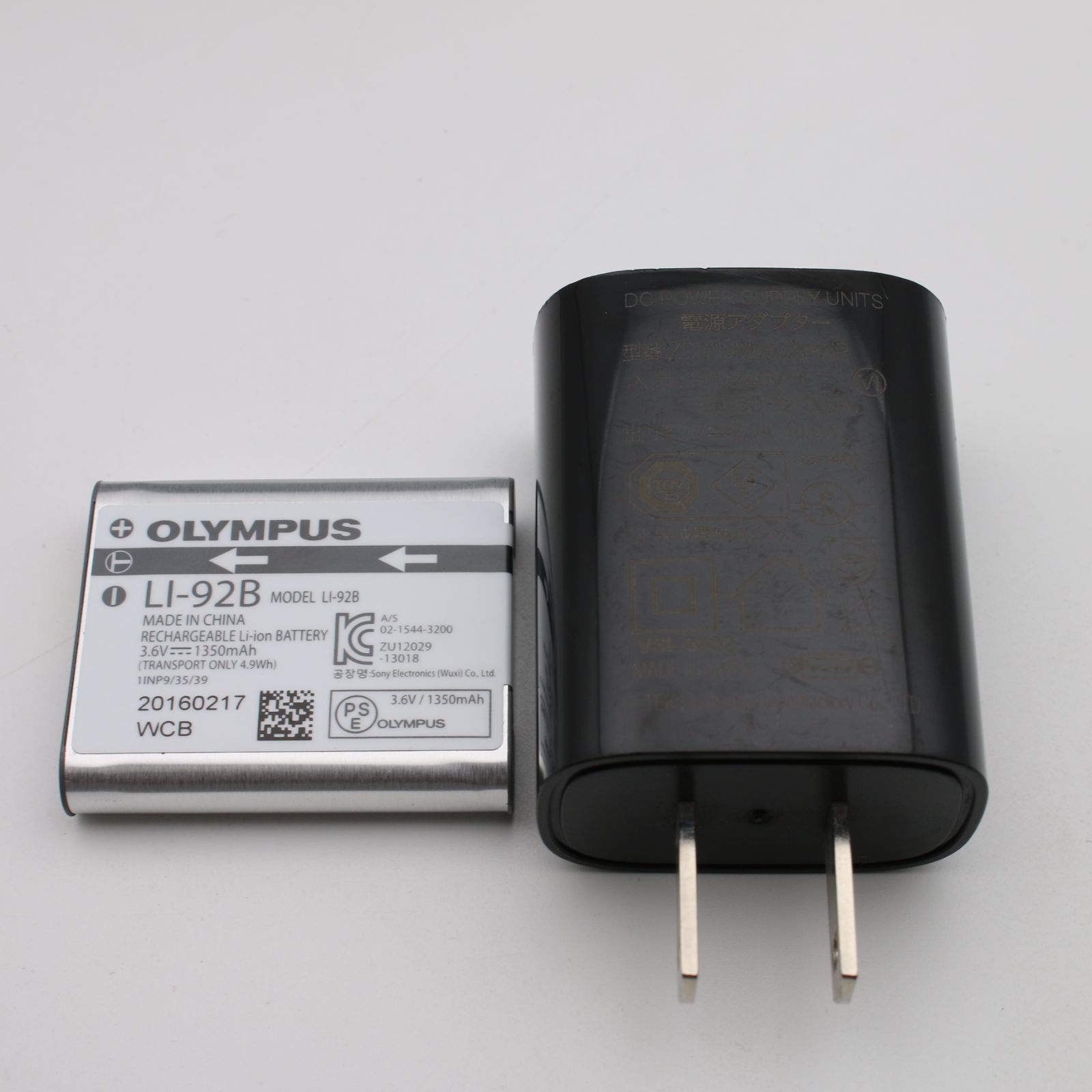 OLYMPUS Tough TG-4 ブラック GPS機能付き、付属品あり！！ 極上品】 OLYMPUS STYLUS TG-4 Tough ブラック 1600万画素CMOS F2.0
