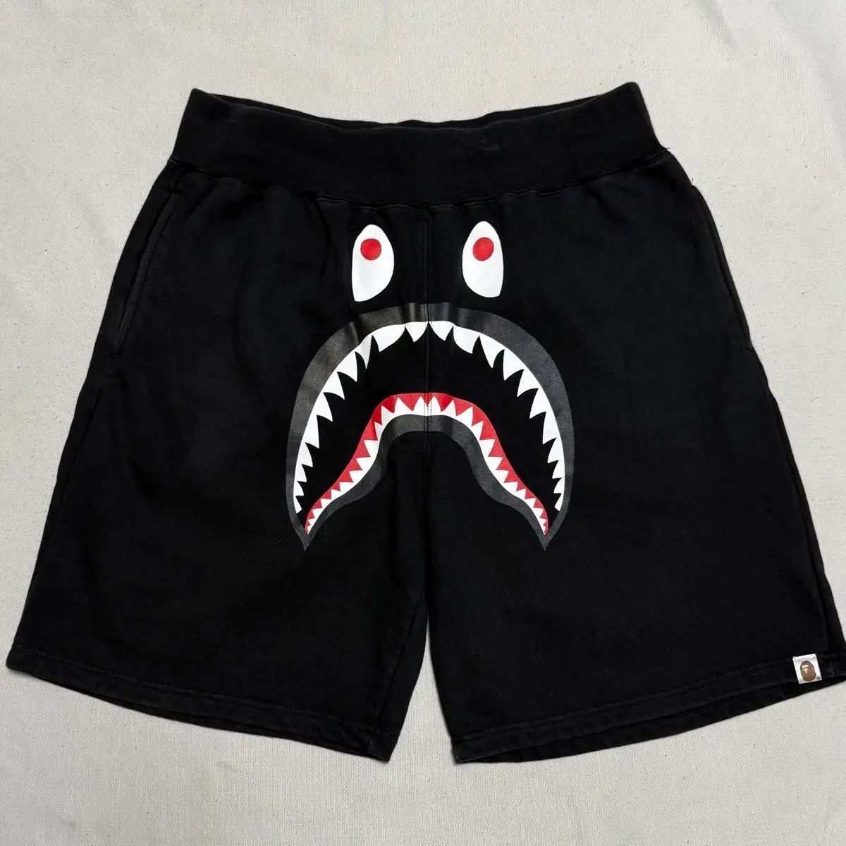 A BATHING APE アベイシングエイプ シャーク ブラック ハーフパンツ XXL