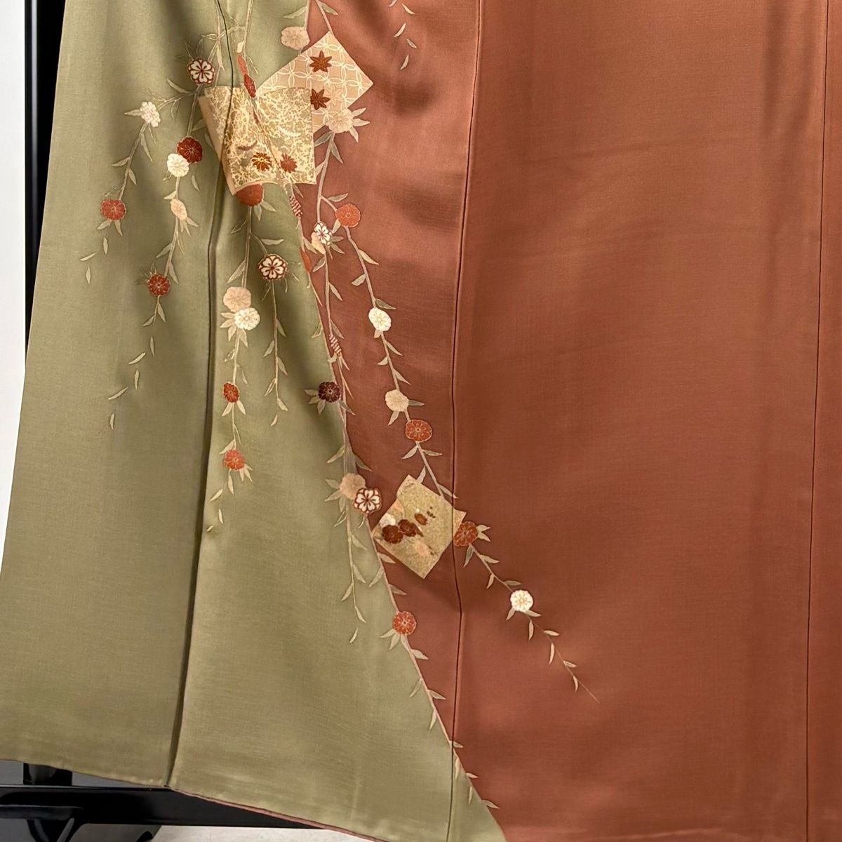 訪問着 身丈158.5cm 裄丈64.5cm M 袷 冊子 枝垂れ桜 金糸 金彩 鶯色