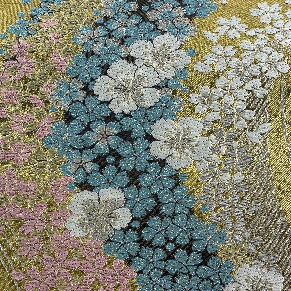 美品】 袋帯 秀品 桜 花びら 金銀糸 箔 金色 六通 正絹 【中古