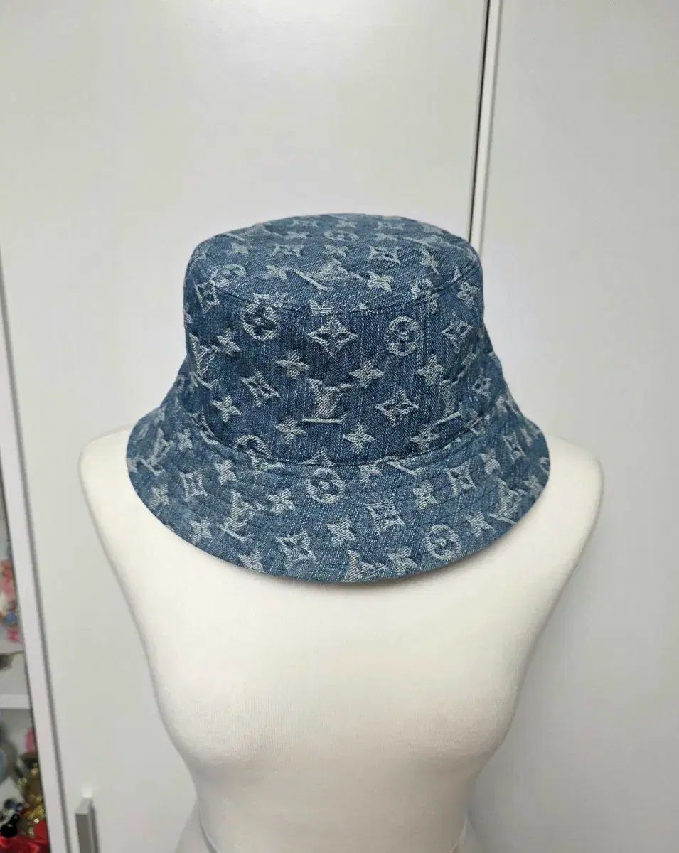 LOUIS VUITTONリバーシブル バケットハット デニム×ピンク LOUIS