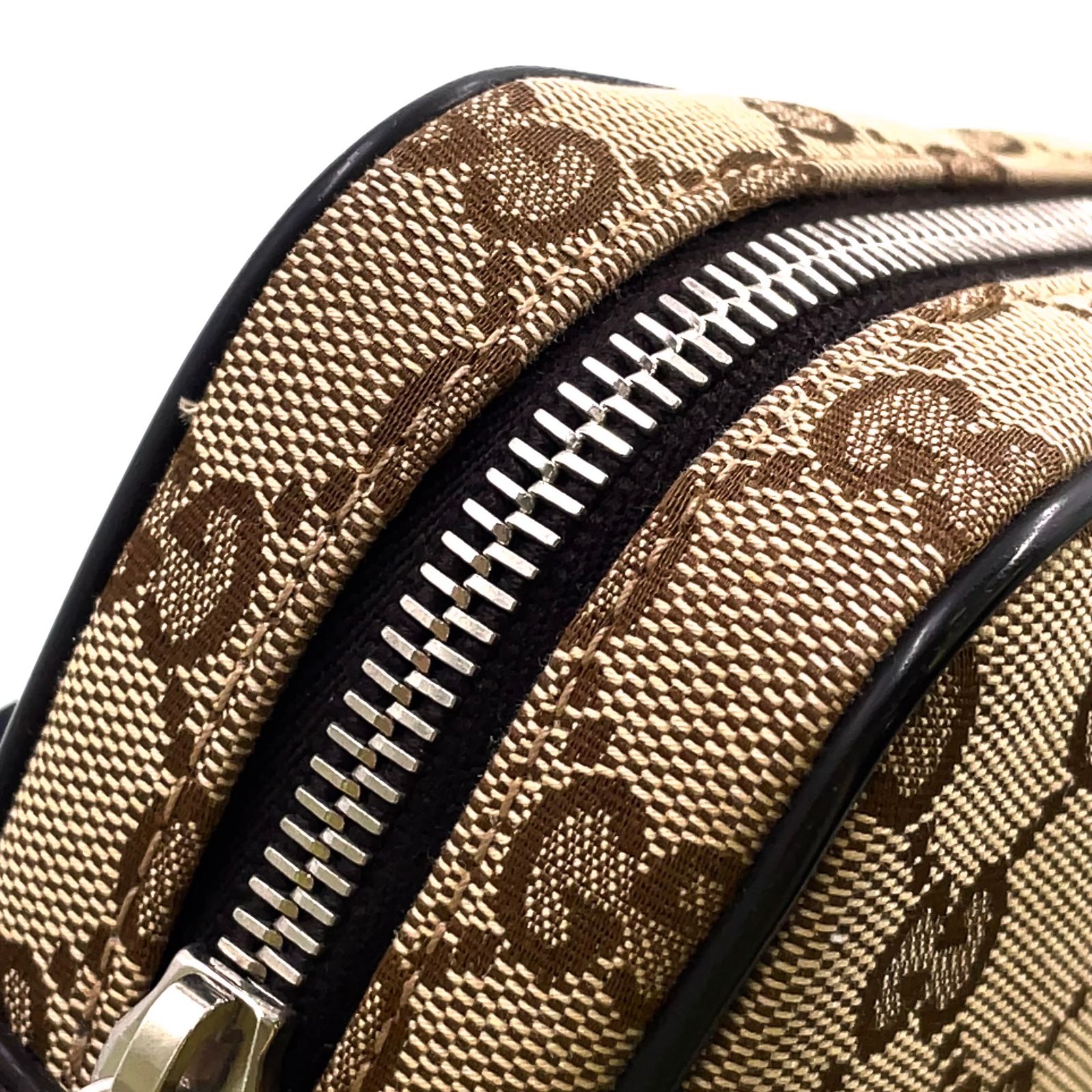 新着】GUCCI GGキャンバス GGキャンバス レザー、キャンバス ブラウン
