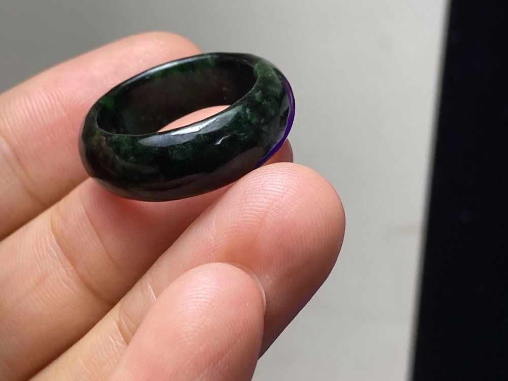 L18-139 一点物 黒緑 13.5号 ミャンマー産天然 A貨 本翡翠 くりぬき