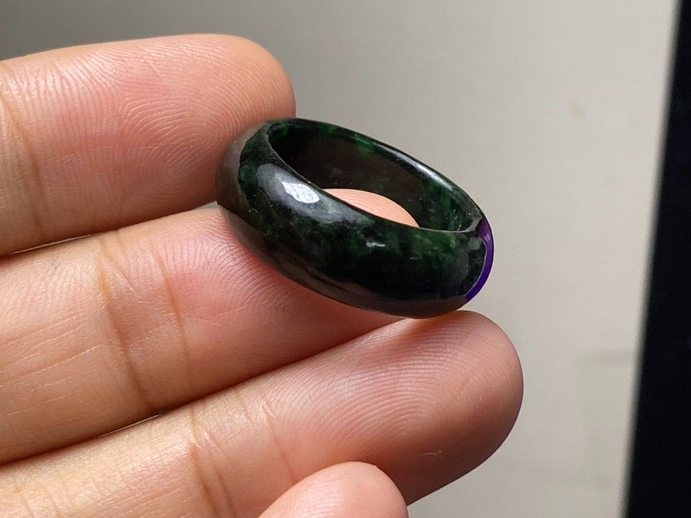 L18-139 一点物 黒緑 13.5号 ミャンマー産A貨本翡翠くりぬき リング L18-139 一点物 黒緑 13.5号 ミャンマー産天然 A貨 本翡翠 くりぬき