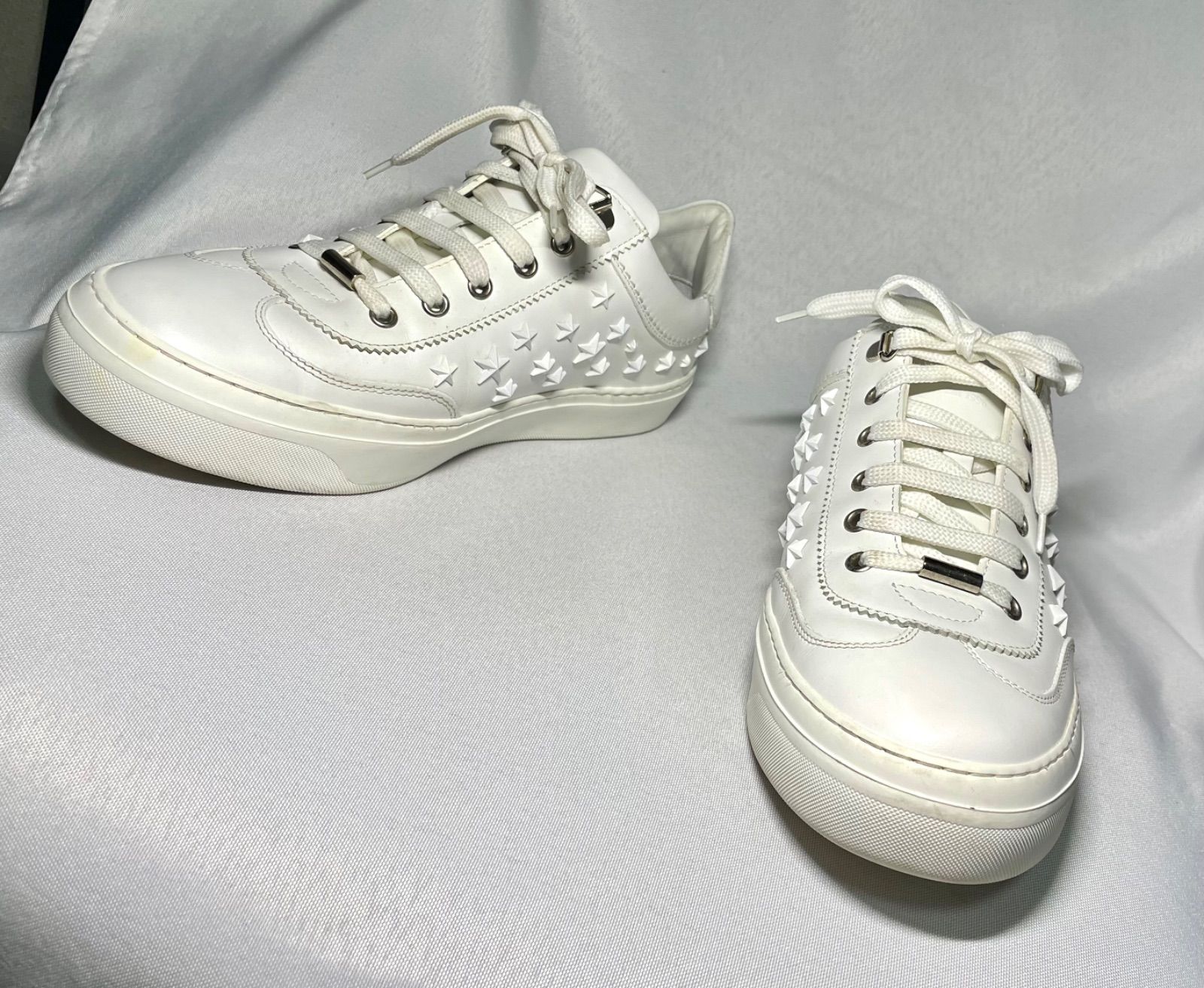 JIMMY CHOO ジミーチュウ ブランドアイコンロゴ マルチスターエンボス