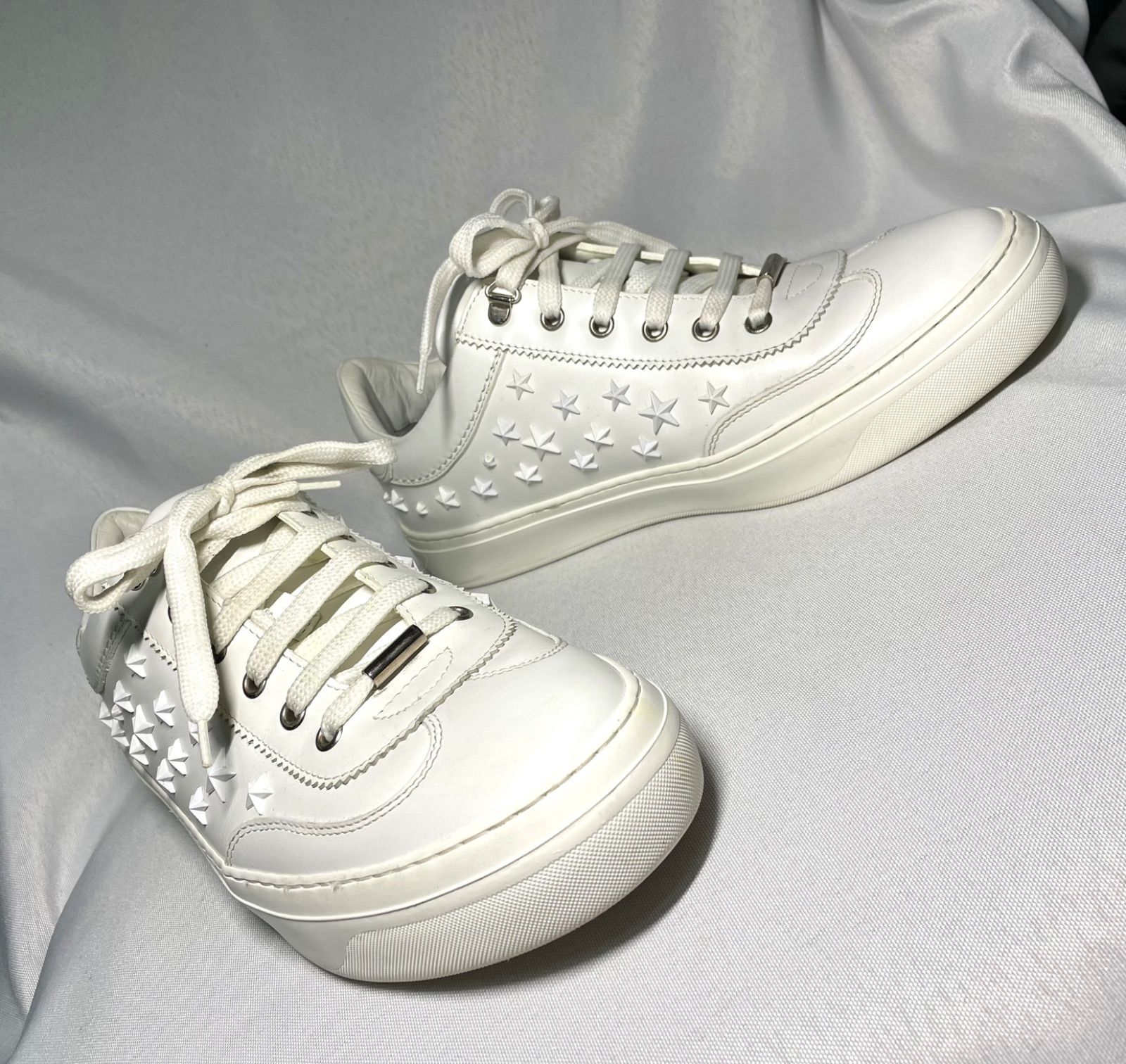 JIMMY CHOO ジミーチュウ ブランドアイコンロゴ マルチスターエンボス