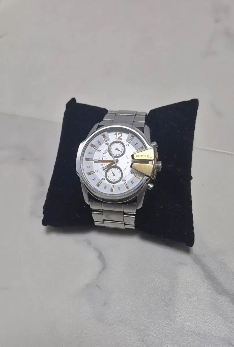 DIESEL ディーゼル クロノグラフ シルバー GOLD ゴールド メタル 時計
