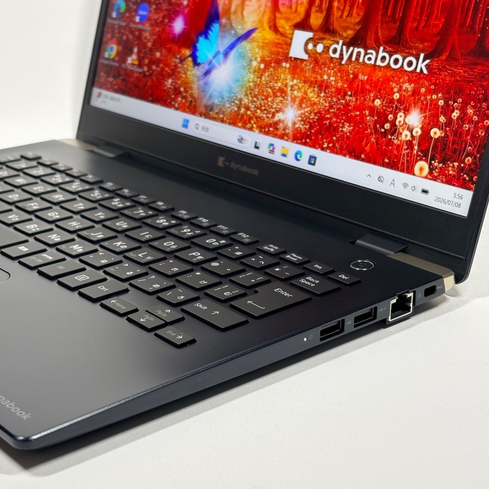 第10世代 Core i3 メモリ 8GB SSD 256GB ノートパソコン Windows11