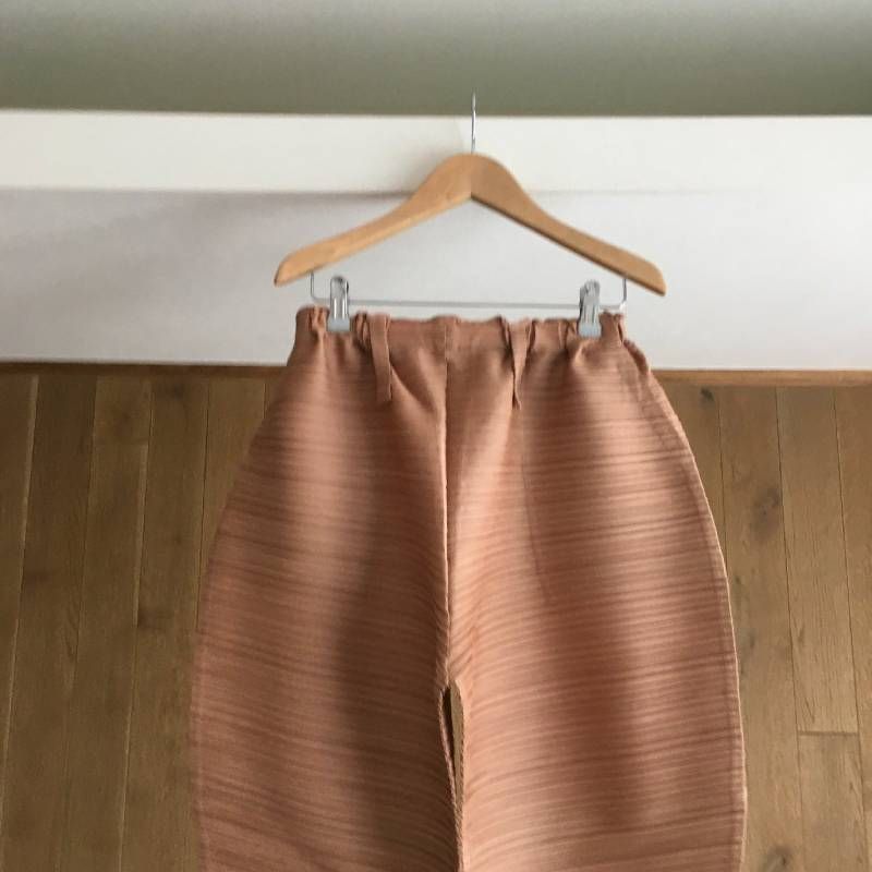 極美品 PLEATS PLEASE プリーツプリーズ パンツ1 PP91-JF431 - メルカリ