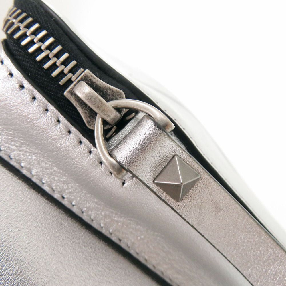 VALENTINO ヴァレンティノガラヴァーニ　シルバー ボディバッグ VLTN 美品 ヴァレンティノ ガラヴァーニ VLTN XY2B0719UYS レザー シルバー