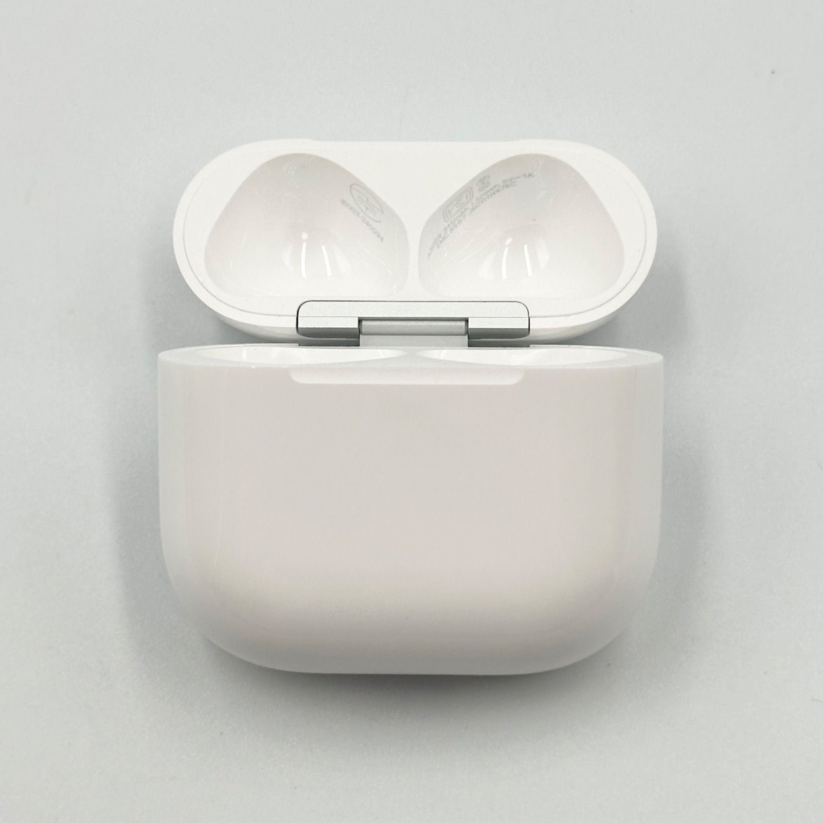 Apple AirPods 第4世代 充電ケースのみ A3059 ノイズキャンセル搭載 