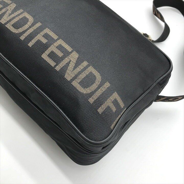 良品 FENDI フェンディ ナイロン ショルダー バッグ ブラック ロゴ
