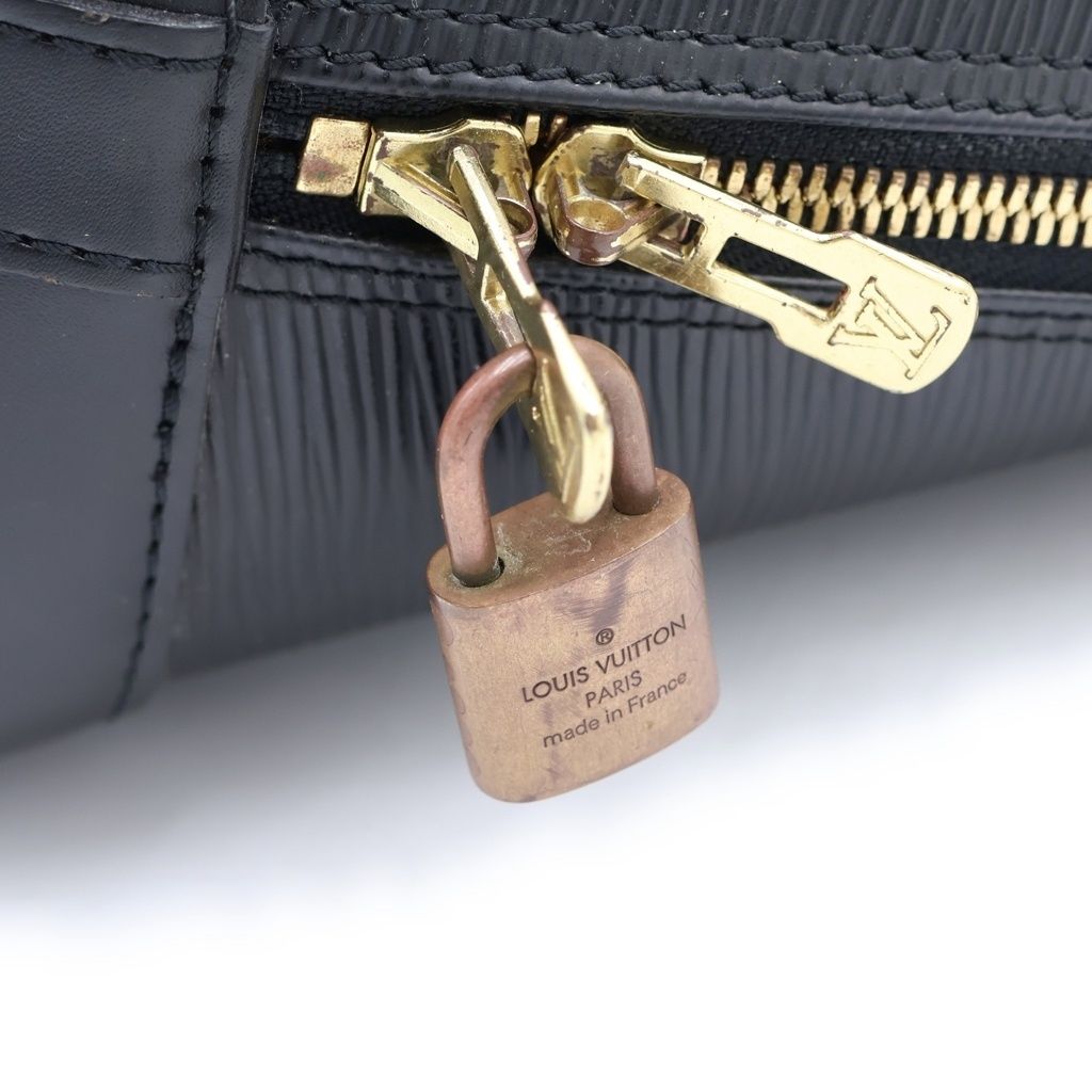 【美品】ルイヴィトン　エピ　アルマPM　ハンドバッグ　M52142　レザー　黒 LOUIS VUITTON (ルイヴィトン) エピ アルマPM ハンドバッグ ブラック
