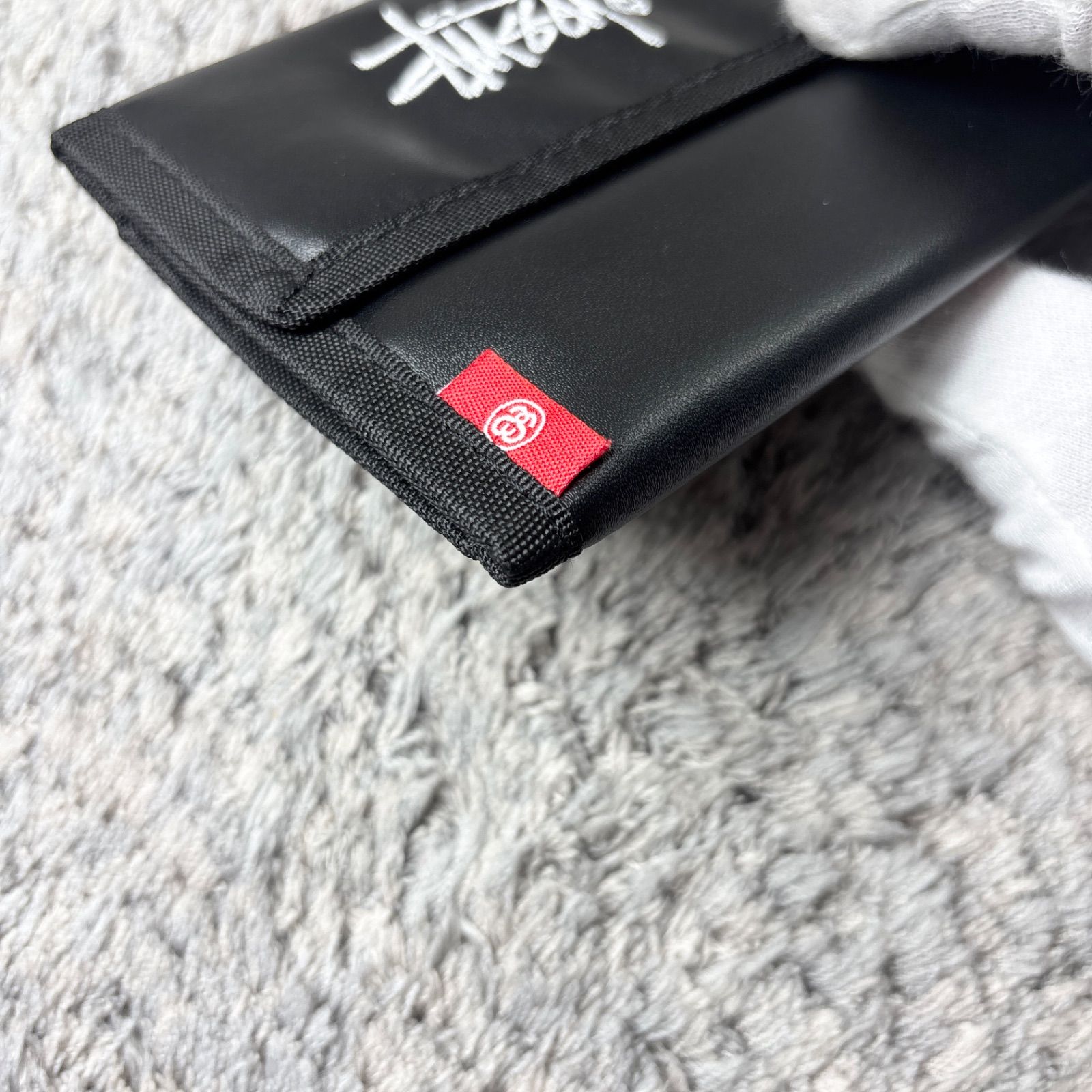 未使用】STUSSY ステューシー 三つ折り財布 ブラック ロゴ刺繍 - メルカリ