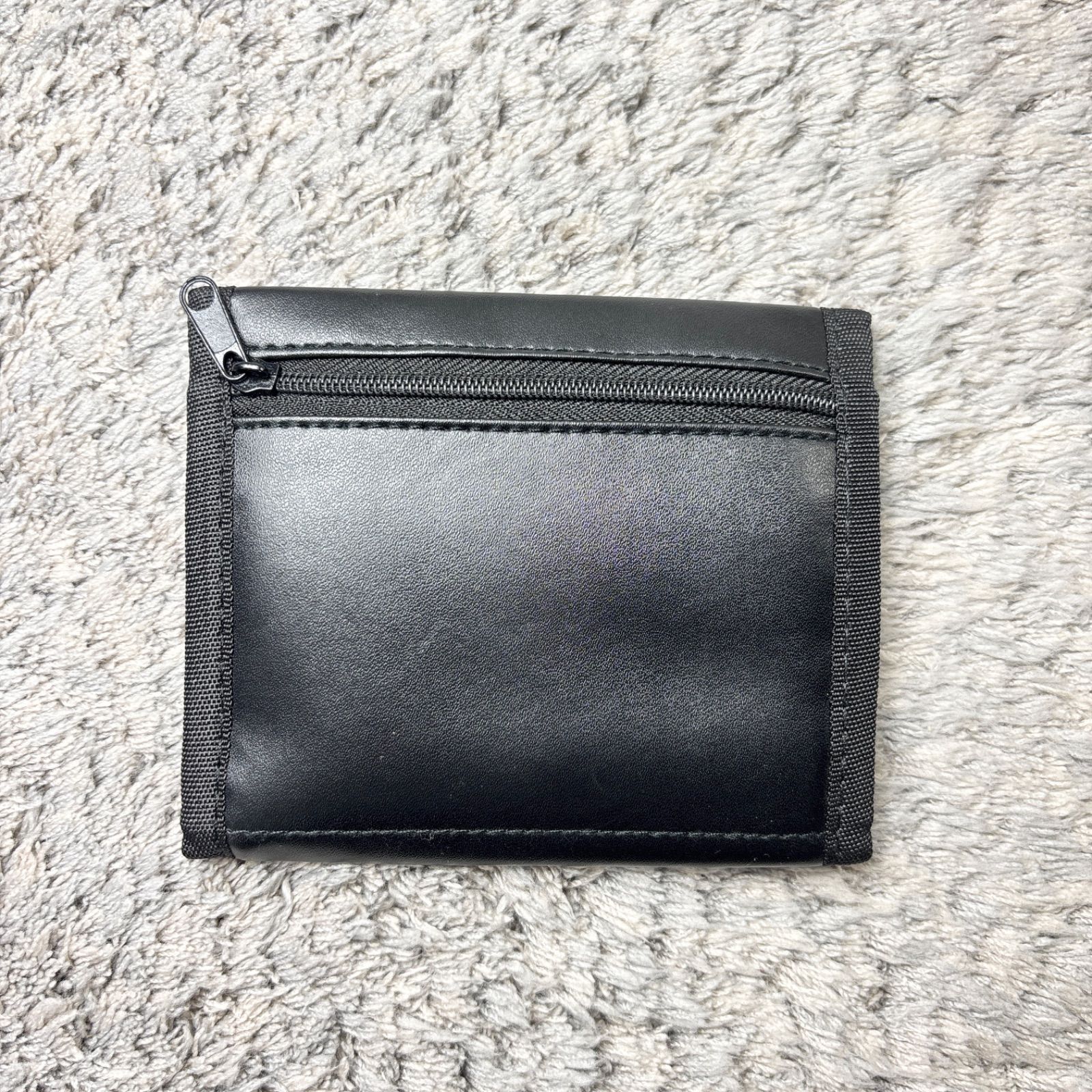 未使用】STUSSY ステューシー 三つ折り財布 ブラック ロゴ刺繍 - メルカリ