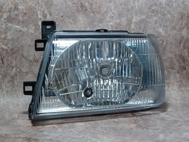 H58A 　パジェロミニ 　ヘッドライト 左右　　レべ付 　（管理NO25） コーティング済 パジェロミニ H58A 左ヘッドランプ・ヘッドライト V