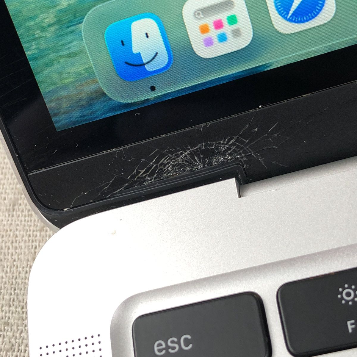 ◇ジャンク品・本体のみ◇Apple MacBook Air (M1 2020)【M1チップ