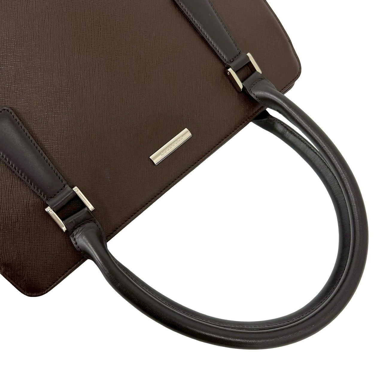 極 美品 BURBERRY バーバリー ノバチェック 柄 ロゴ 金具 レザー 本革