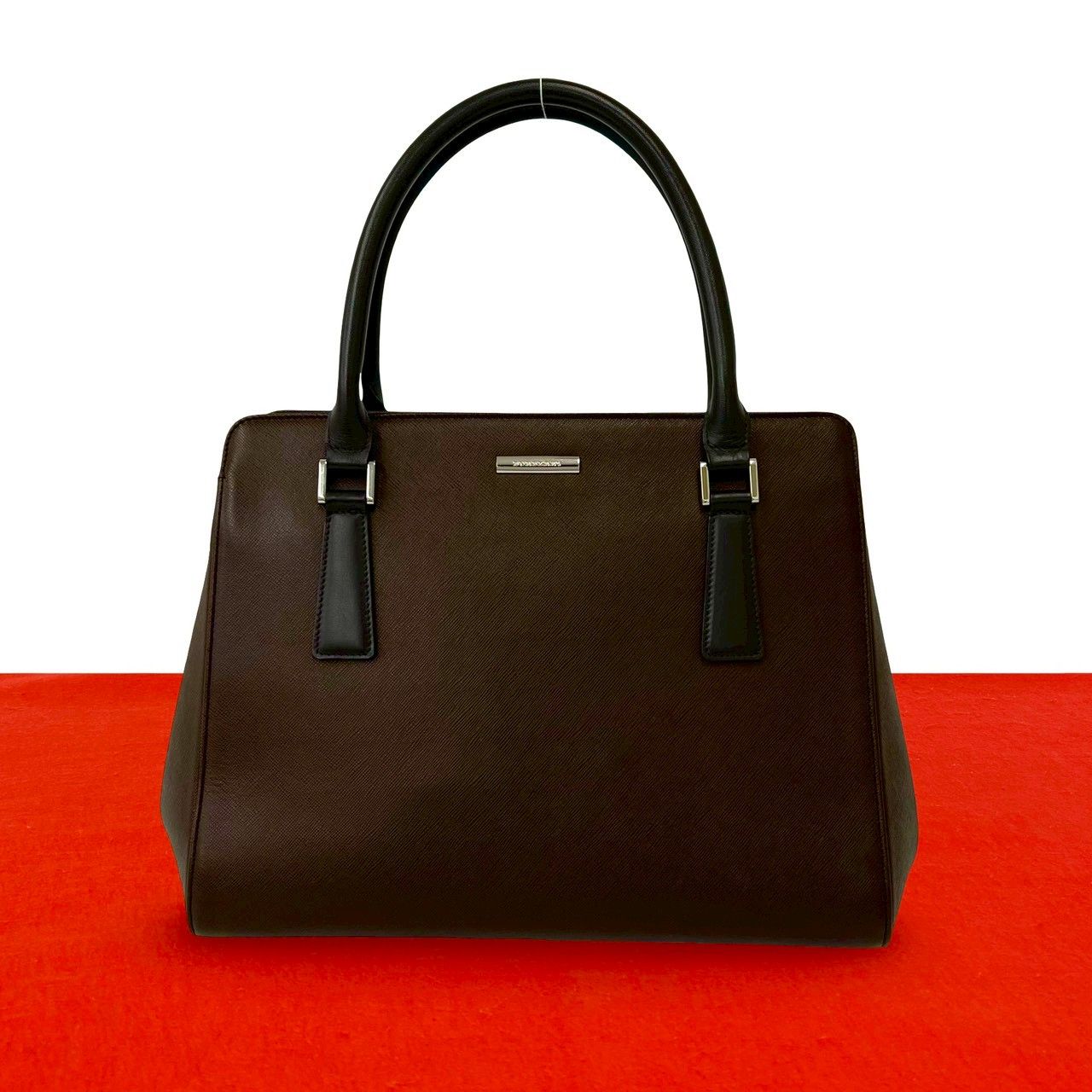 極 美品 BURBERRY バーバリー ノバチェック 柄 ロゴ 金具 レザー 本革