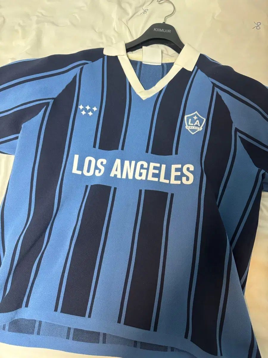 Bershka la galaxy 半袖