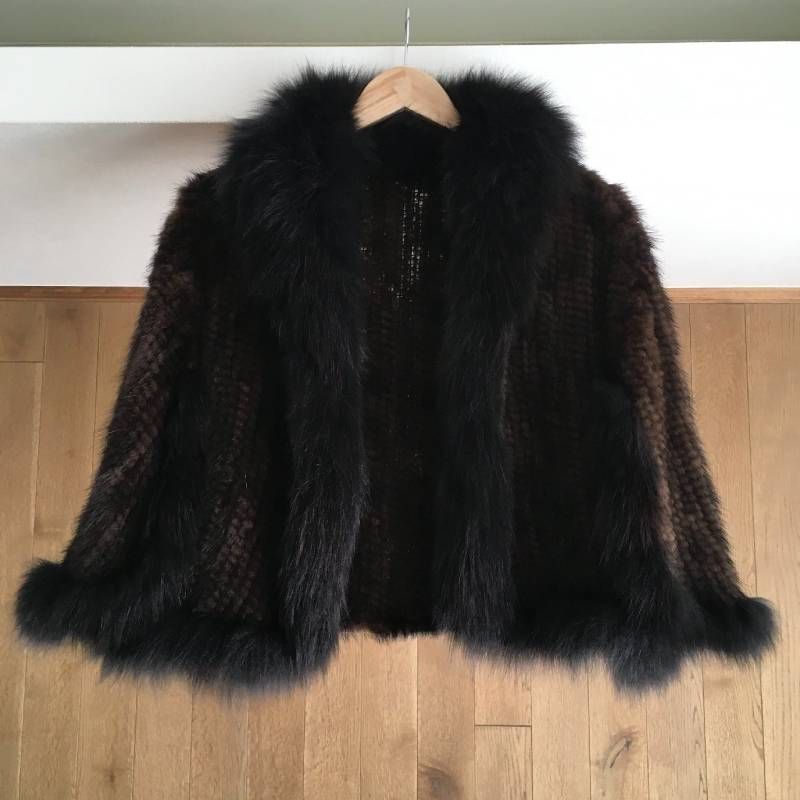 新品同様✩ミンク✩ポンチョ✩ブラック✩伸縮しますよ 極美品 ミンク MINK ミンクファー ファートリミング ポンチョ コート