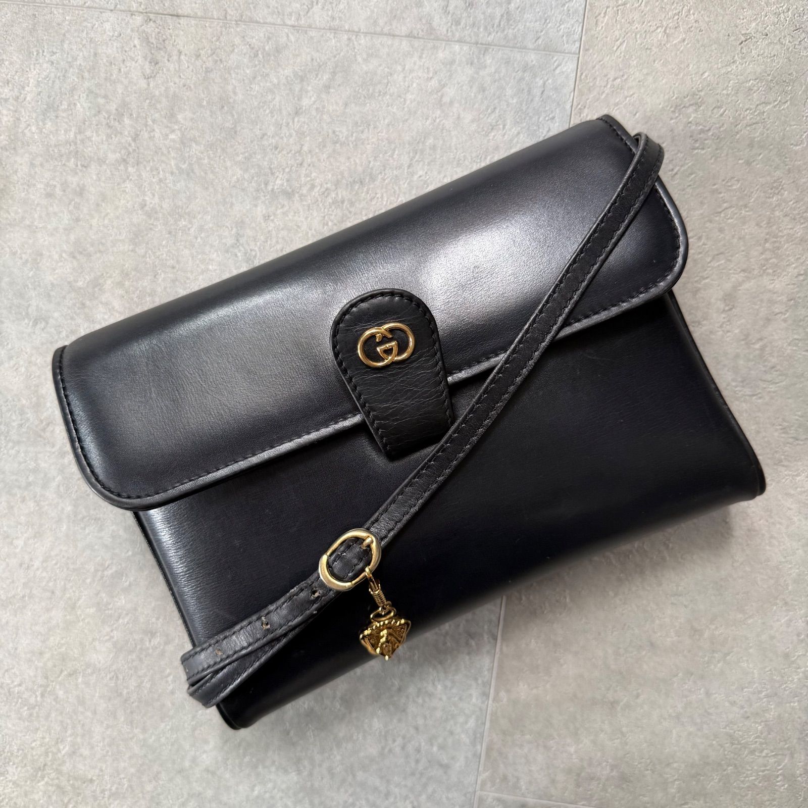ショルダーバッグ GUCCI グッチ ヴィンテージ チャーム付き 入手困難 