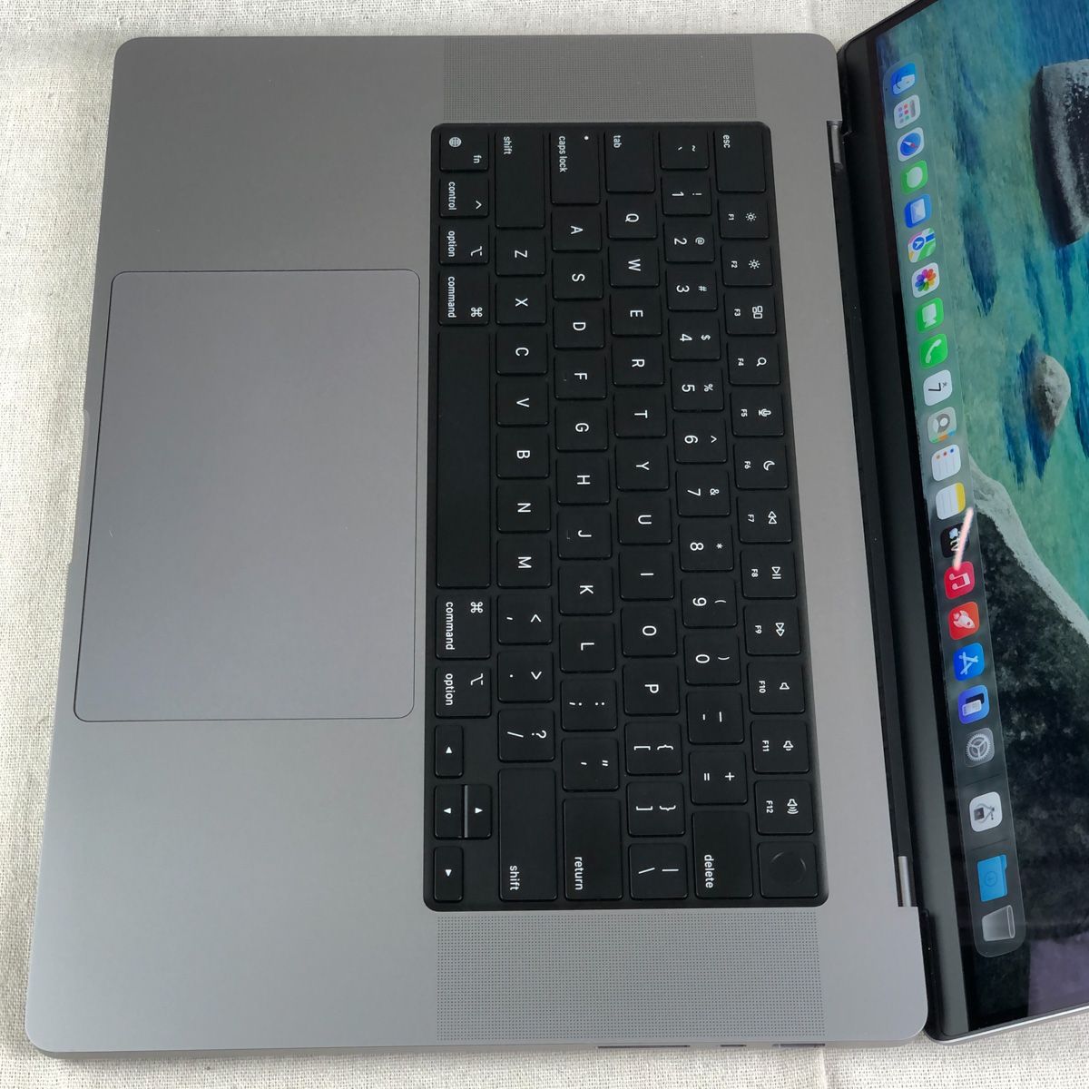 ジャンク MacBook Pro 16