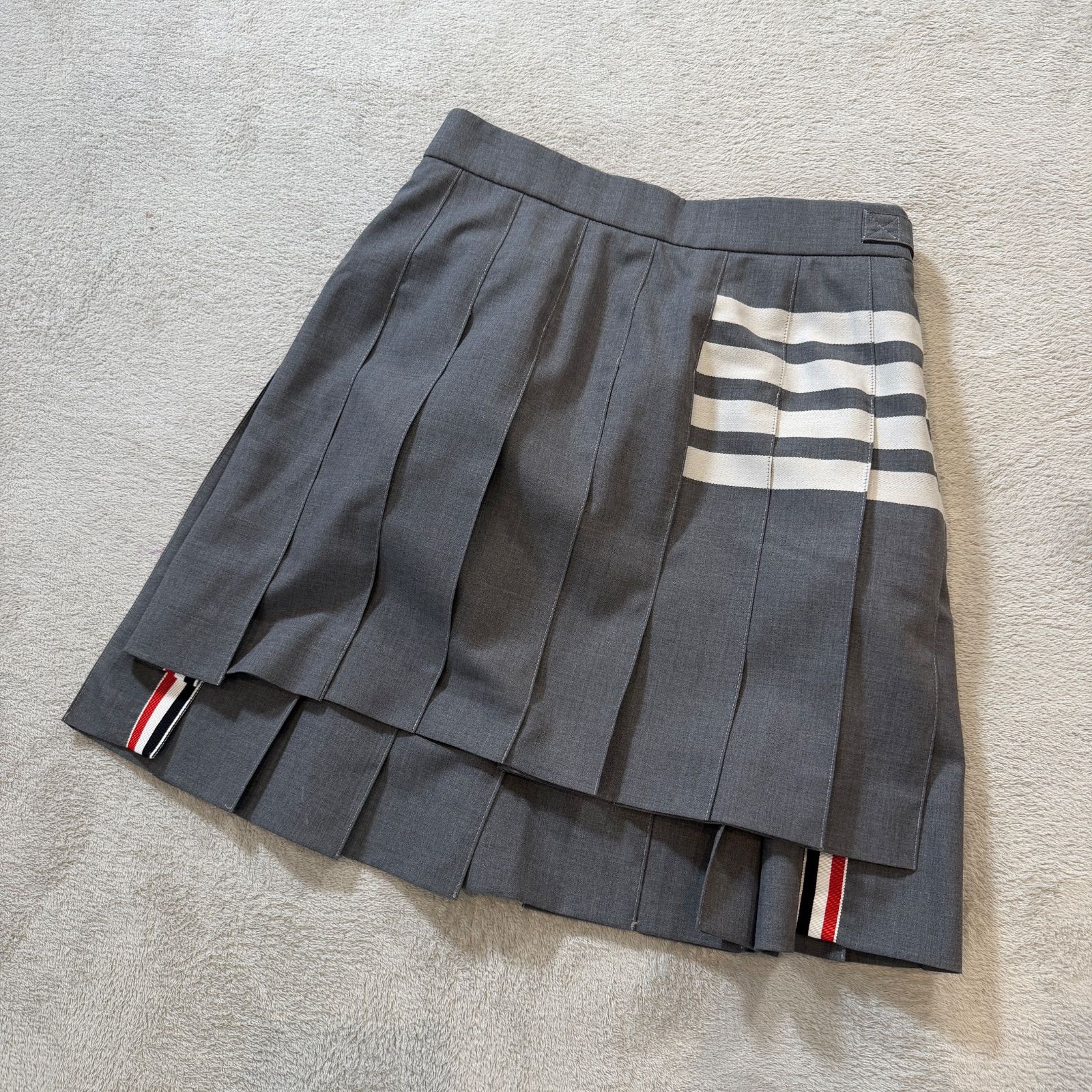 極美品 THOM BROWNE トムブラウン 4バー 4本ライン プリーツスカート