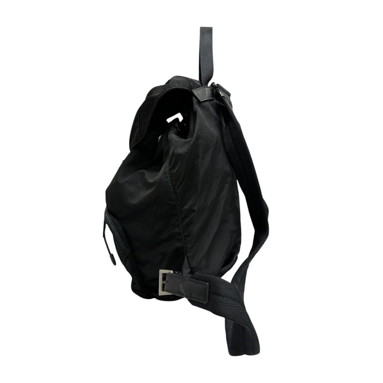 美品 PRADA プラダ 三角ロゴ ブラック シルバー金具 ナイロン B4650