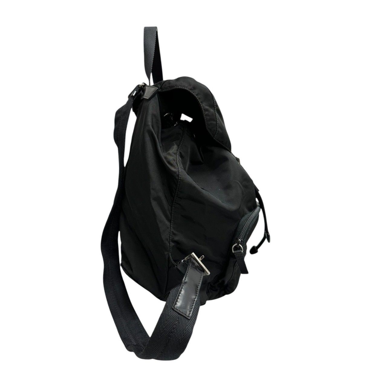 美品 PRADA プラダ 三角ロゴ ブラック シルバー金具 ナイロン B4650