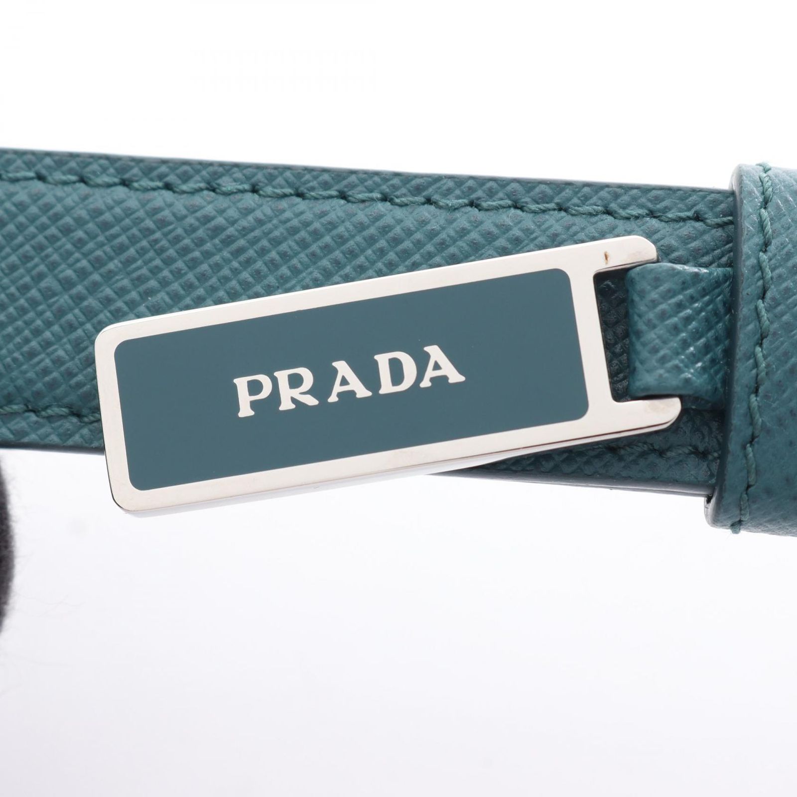 【美品】PRADA キーホルダー　サフィアーノレザー　三角ロゴ　グリーン　箱付き 美品】PRADA 三角ロゴ サフィアーノレザー キーホルダー グリーン 楽天